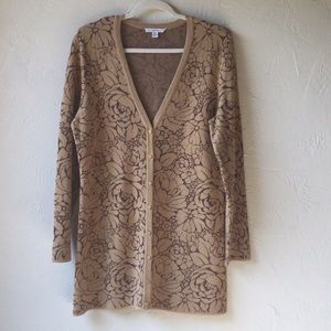 Isaac Mizrahi Heirloom Rose Jacquard V Neck Cardigan Sweater Beige Tan SZ M